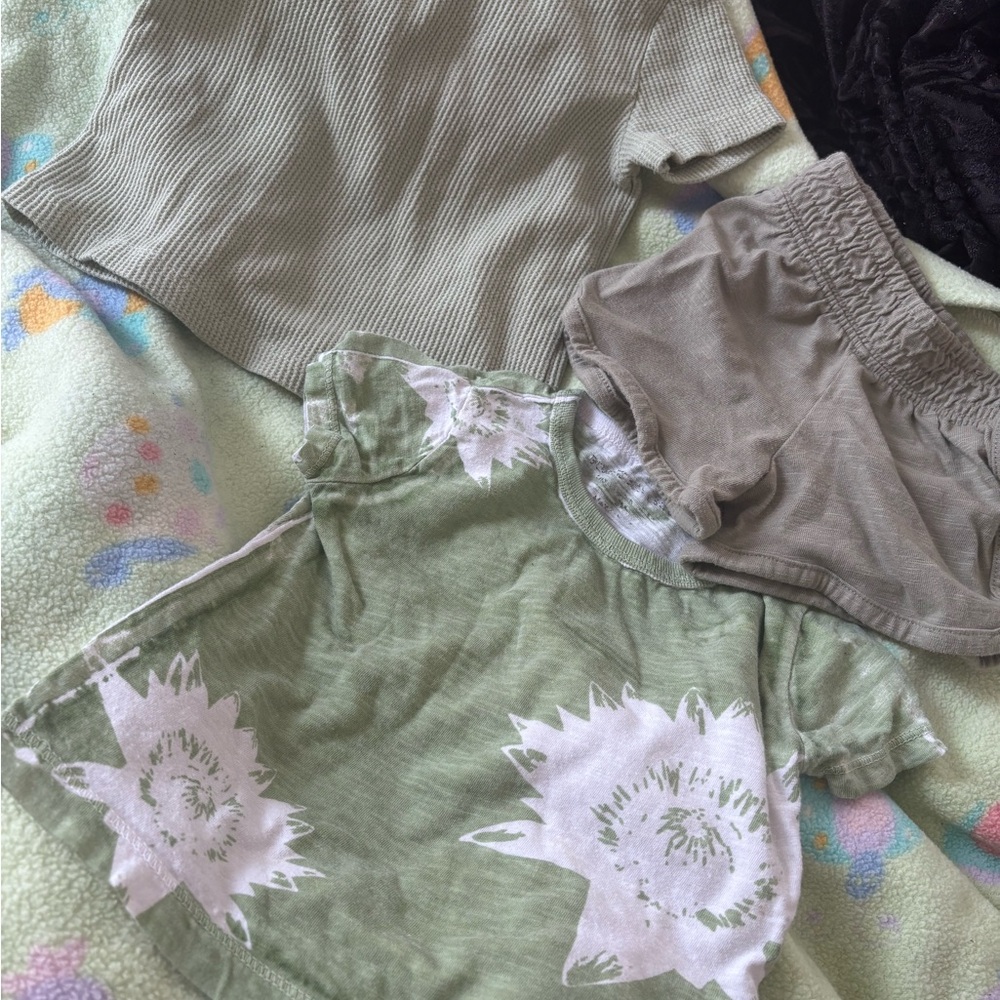 Green and Gray Baby Outfit Set